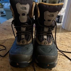 Men’s North Face winter boots